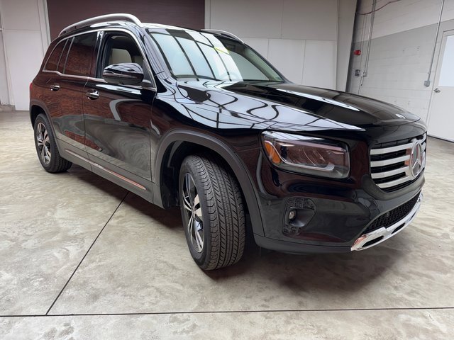 Used 2025 Mercedes-Benz GLB 250 4MATIC image 7