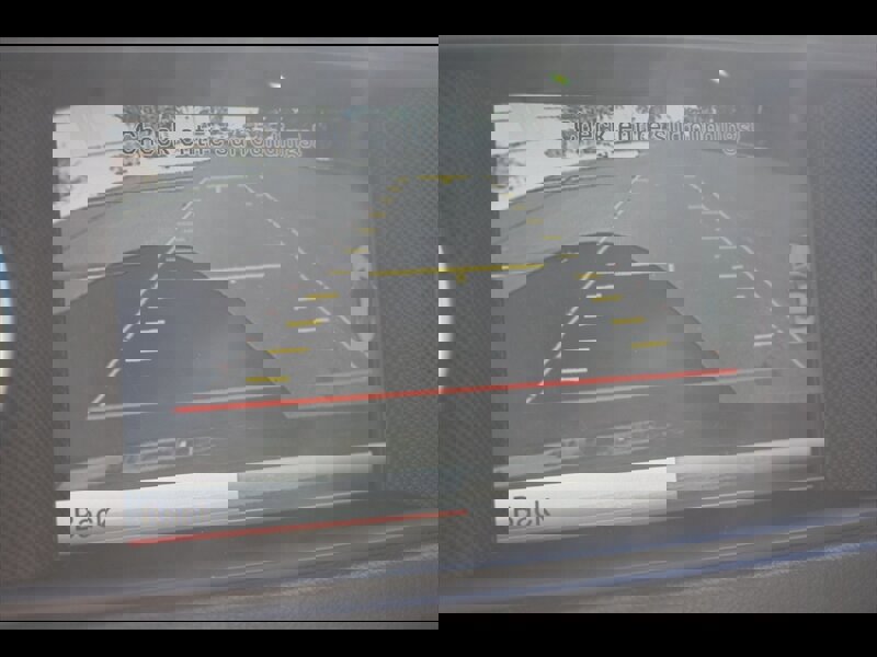 Used 2015 Mercedes-Benz SL 550 w/ Driver Assistance Package image 18