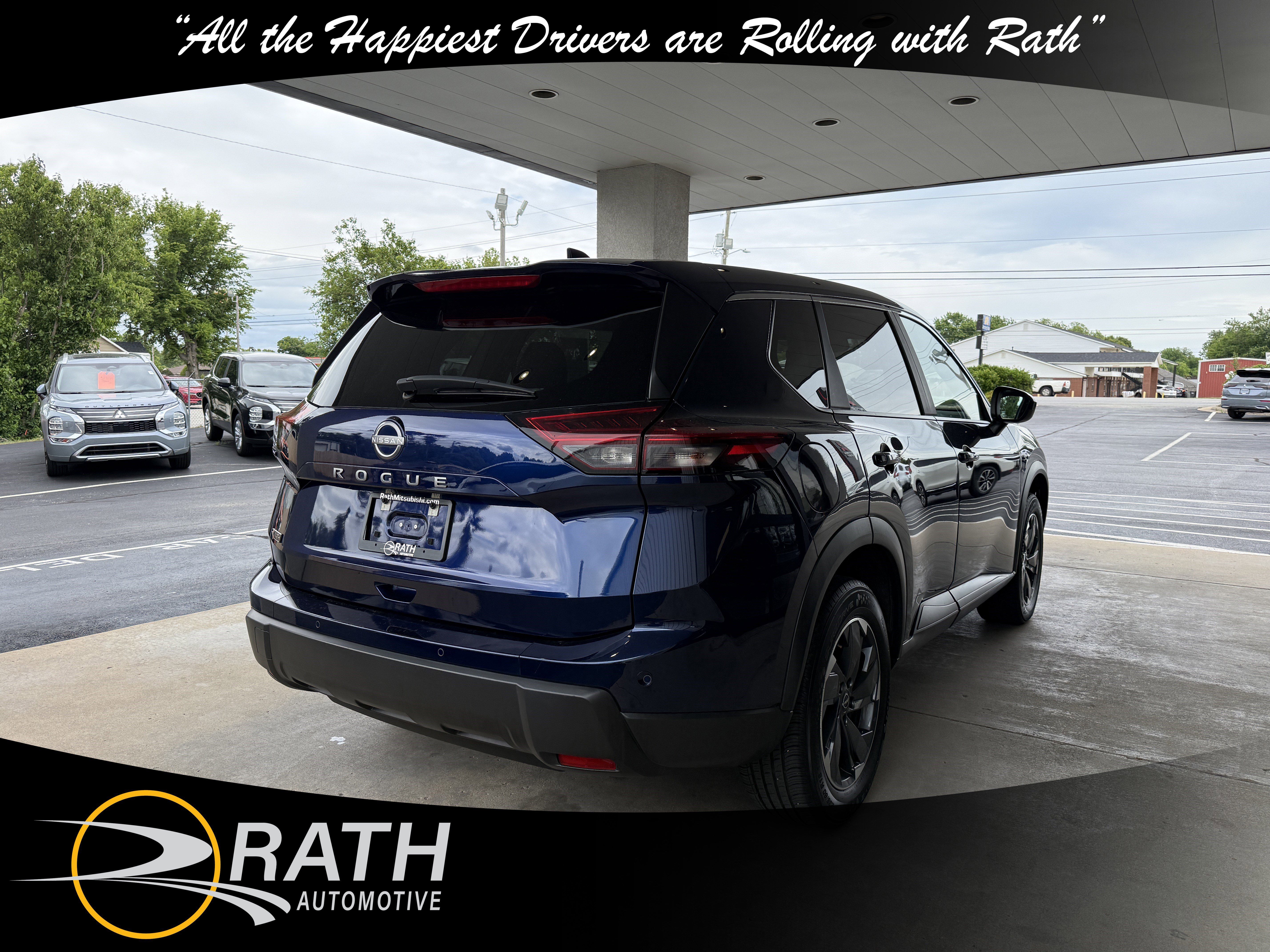 Used 2025 Nissan Rogue SV FWD image 9