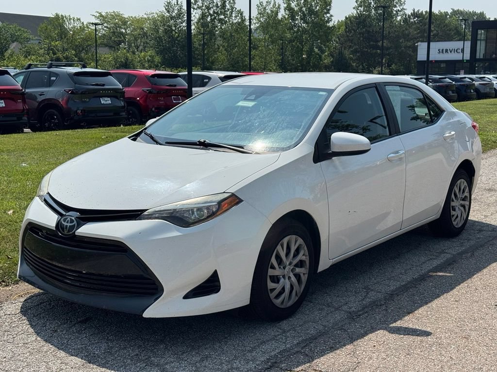 Used 2017 Toyota Corolla LE FWD image 1