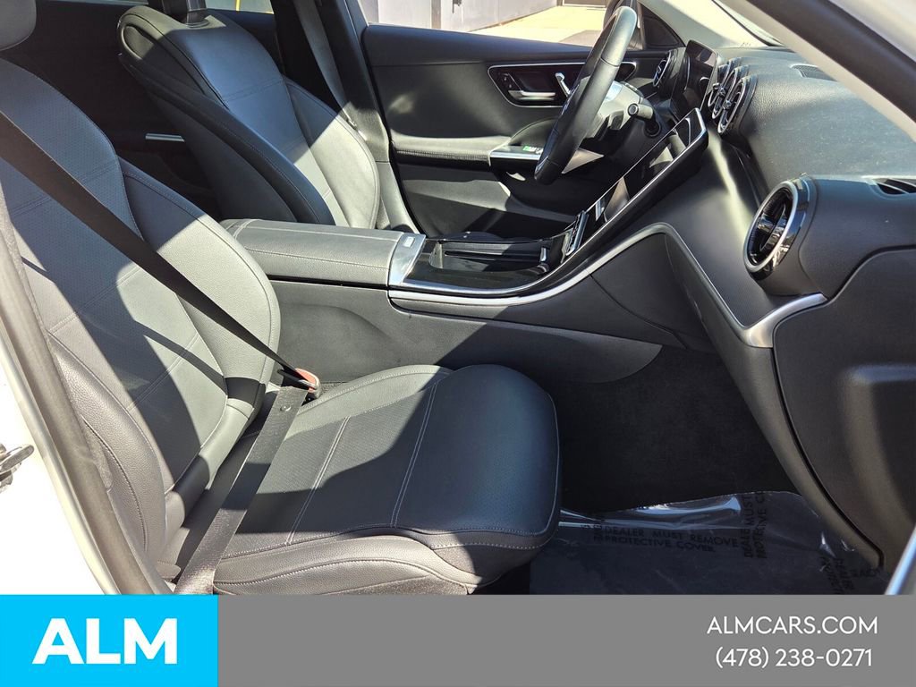 Used 2025 Mercedes-Benz C 300 Sedan image 17