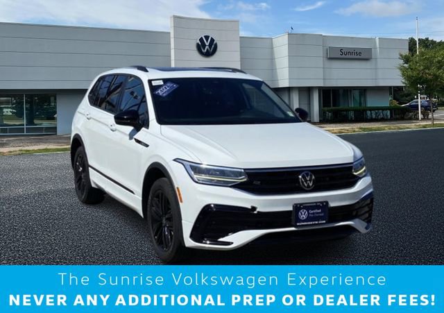 Certified 2022 Volkswagen Tiguan SE R-Line image 1