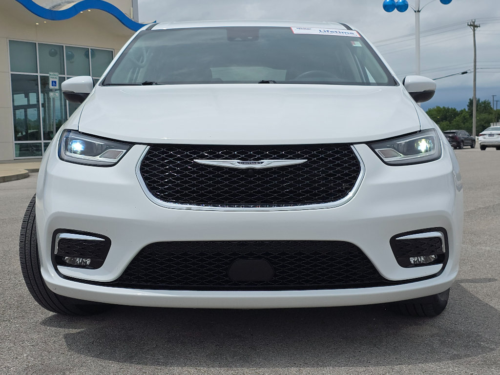 Used 2023 Chrysler Pacifica Touring-L AWD/4WD image 5