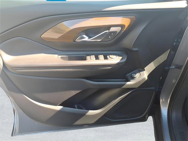 Used 2020 GMC Terrain SLE w/ Driver Convenience Package image 12