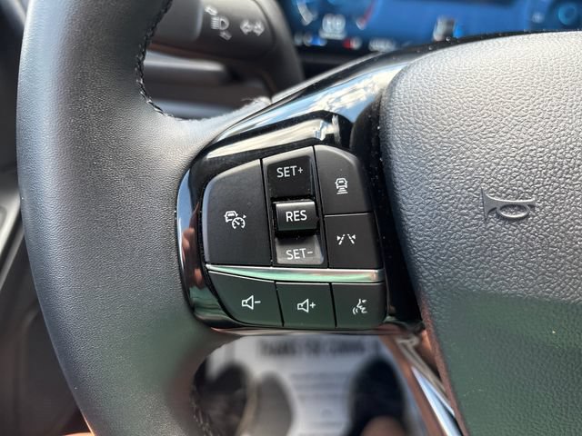 Used 2025 Ford Escape Platinum AWD/4WD image 11