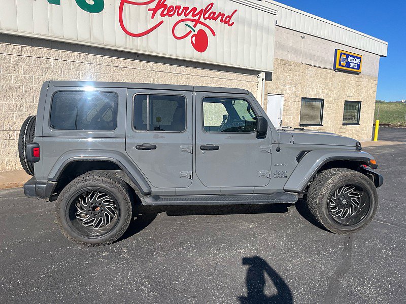 Used 2021 Jeep Wrangler Unlimited Sahara w/ Cold Weather Group AWD/4WD image 9