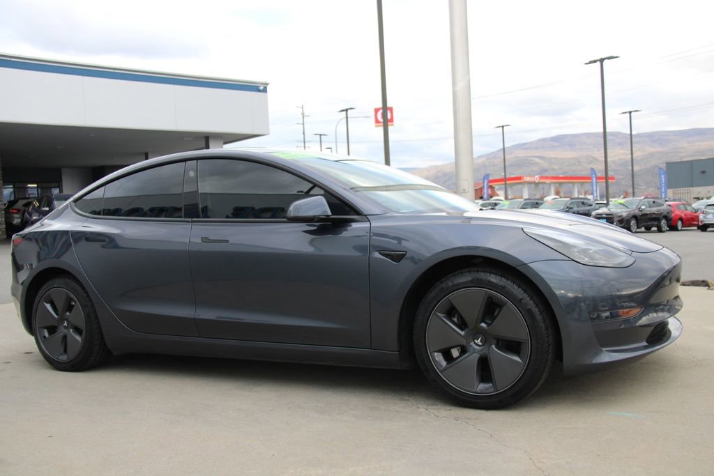Used 2023 Tesla Model 3 Standard Range image 9