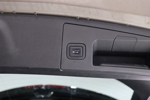 Used 2020 Cadillac XT4 Premium Luxury w/ Technology Package FWD image 36