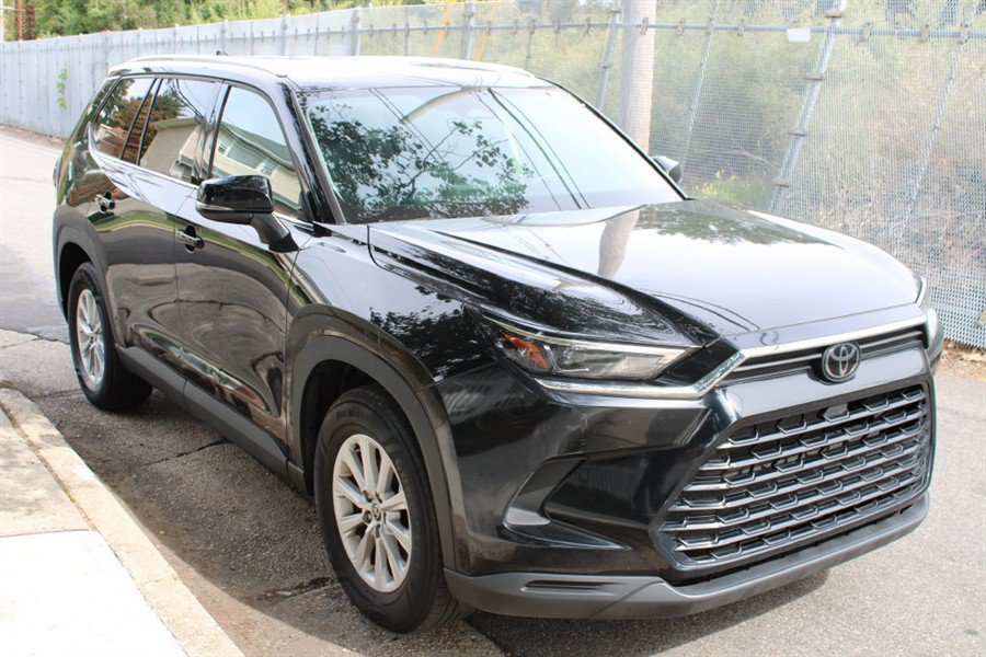 Used 2025 Toyota Grand Highlander AWD image 4