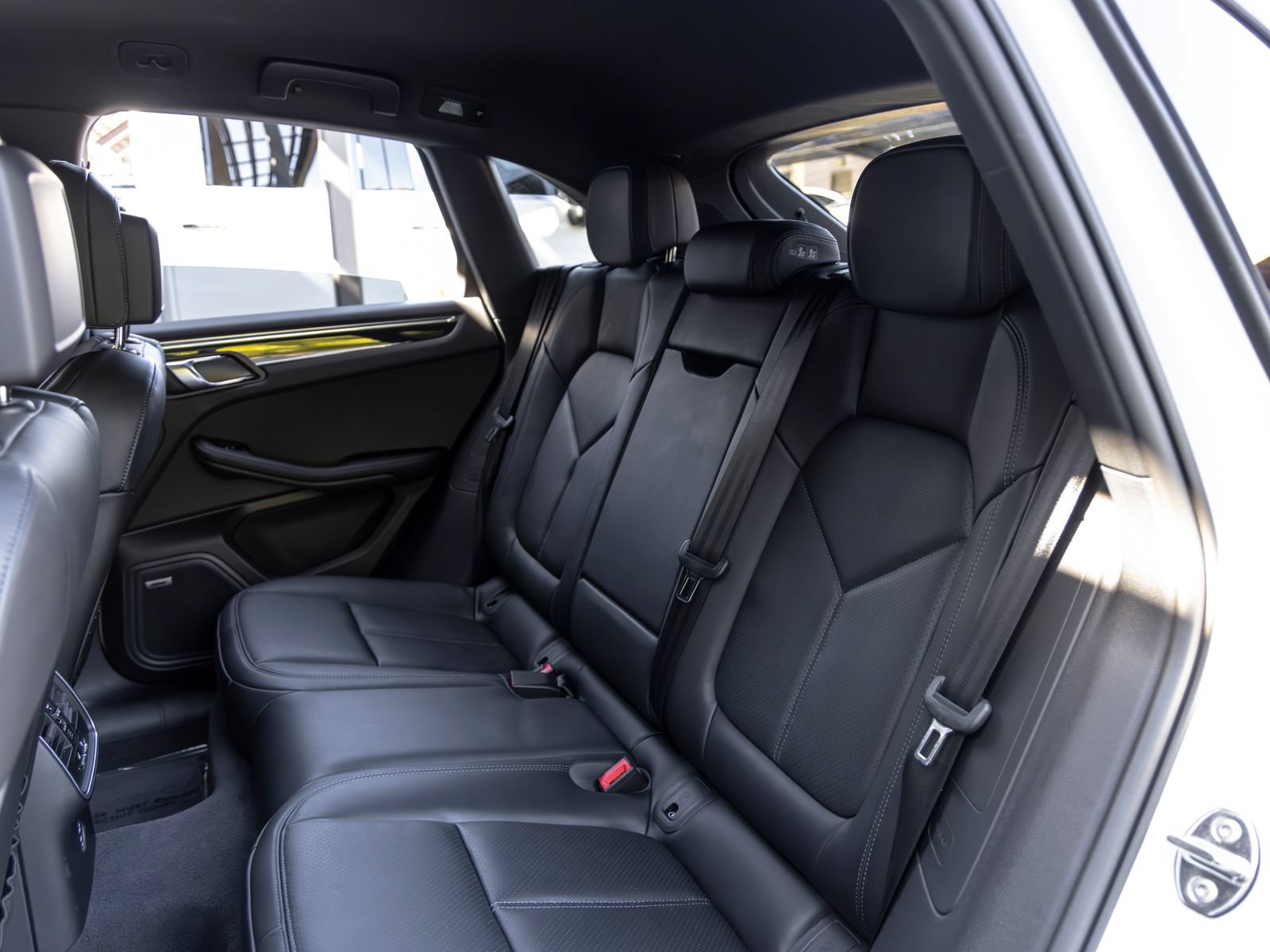 Certified 2026 Porsche Macan AWD/4WD image 46