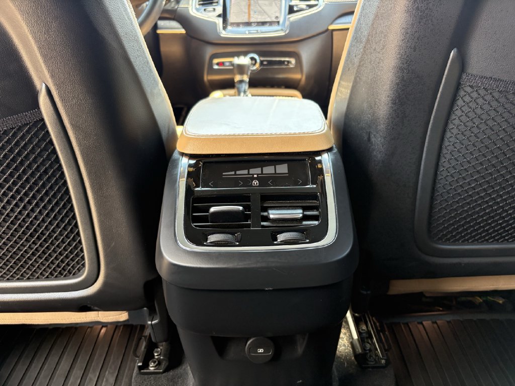 Used 2022 Volvo XC90 T6 Inscription w/ Advanced Package AWD/4WD image 28