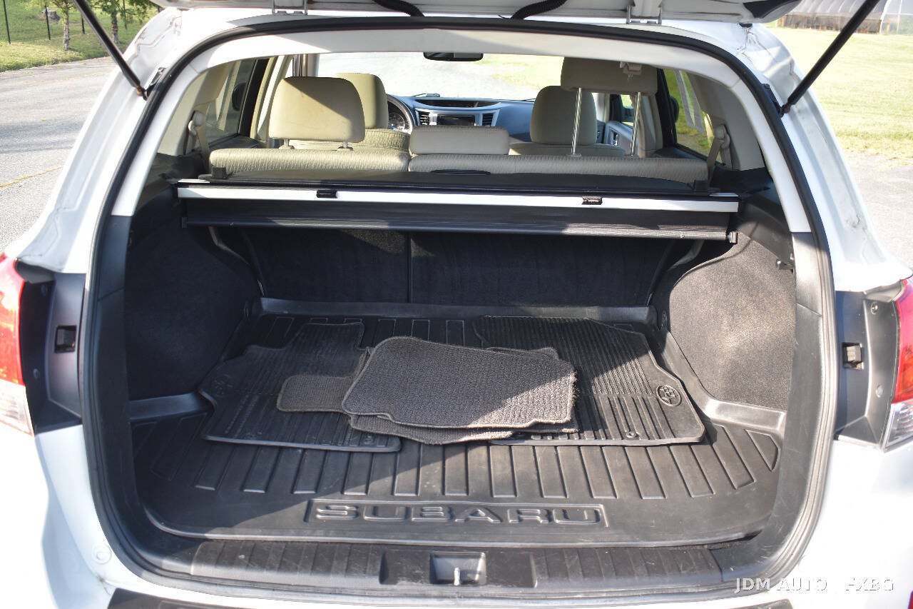 Used 2012 Subaru Outback 2.5i Premium w/ All-Weather Pkg AWD/4WD image 35