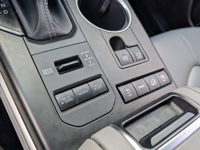 Used 2022 Toyota Highlander XLE image 31