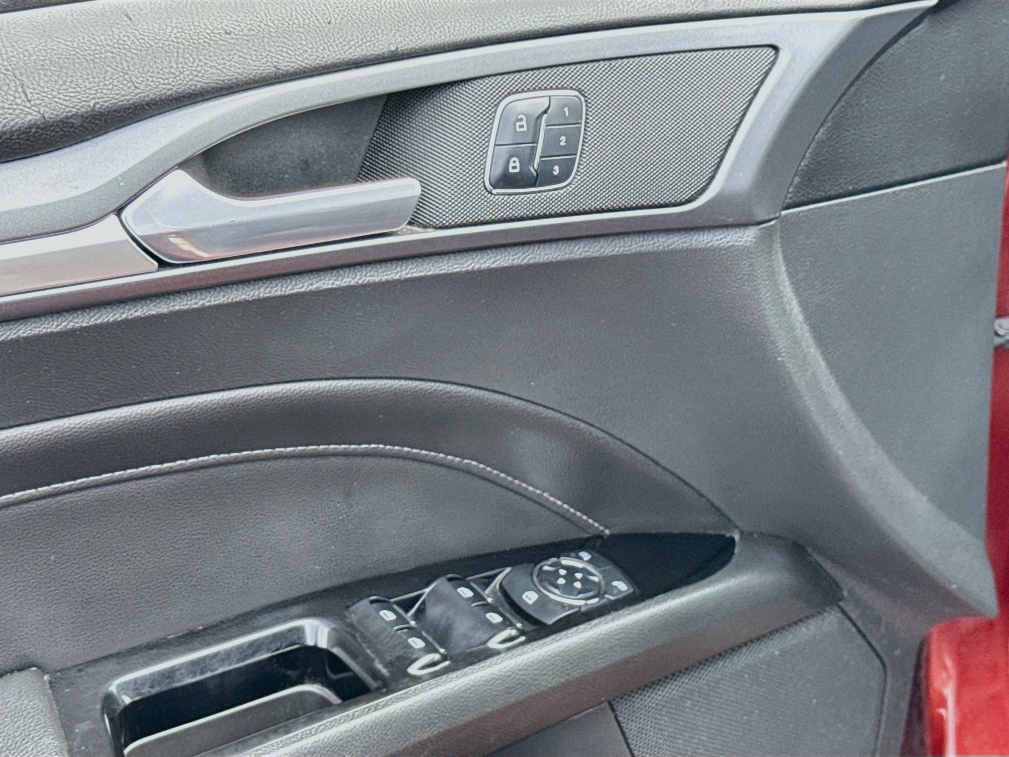 Used 2014 Ford Fusion Titanium FWD image 10