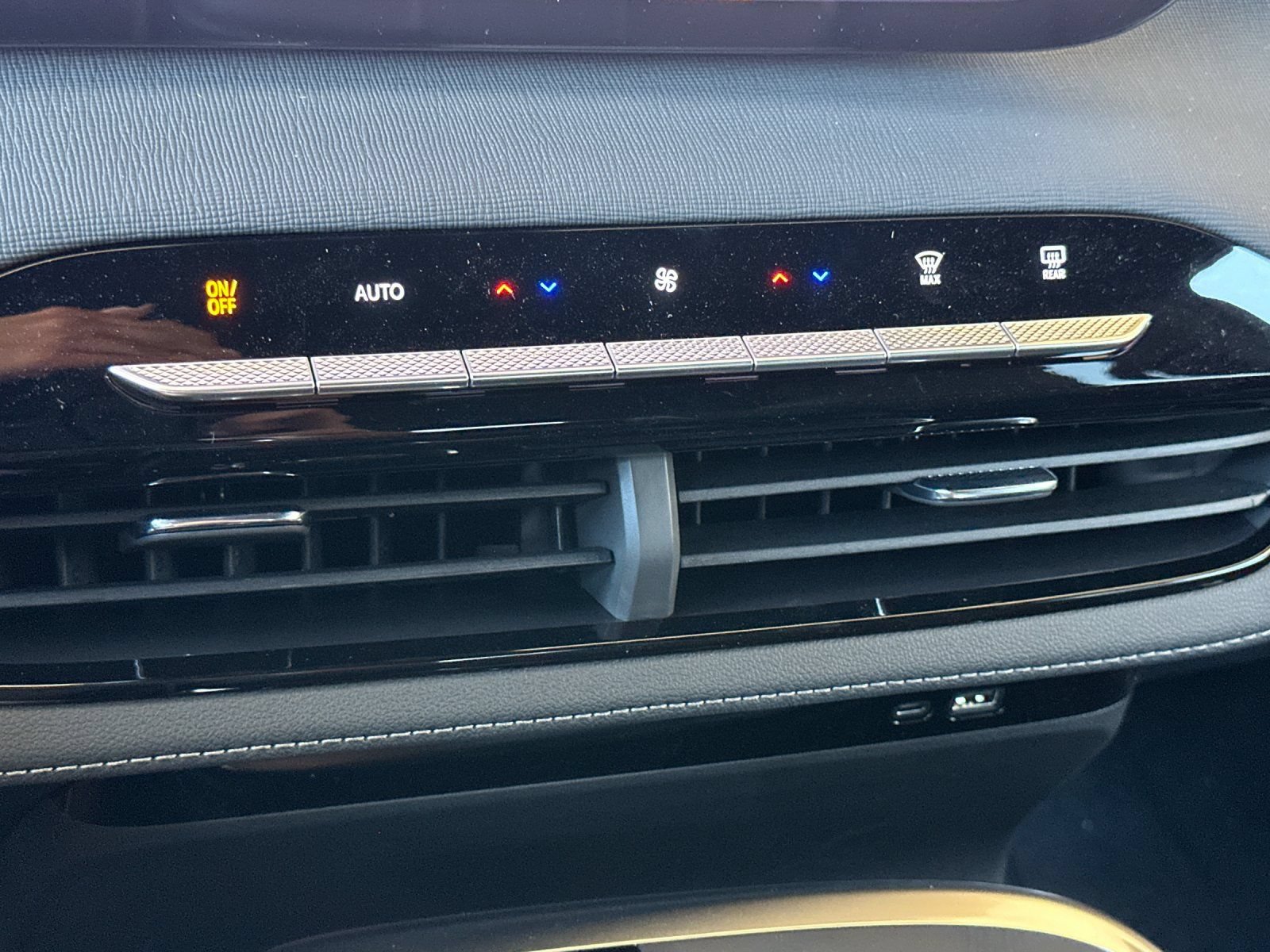 New 2026 Buick Enclave Sport Touring w/ Power Package FWD image 22