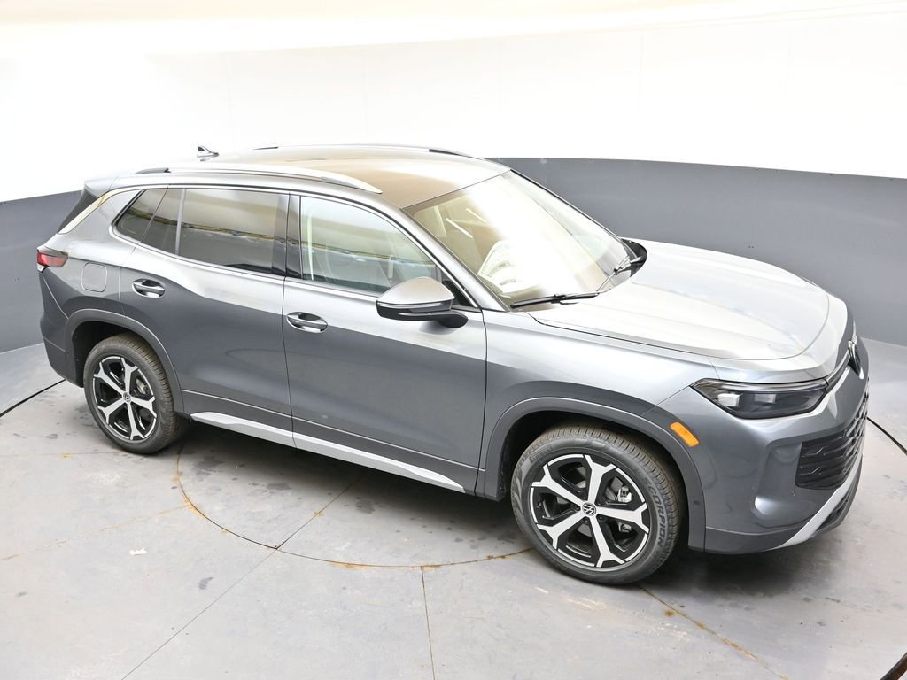 New 2026 Volkswagen Tiguan SE image 42