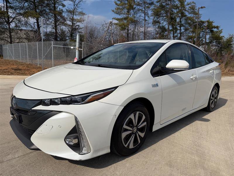 Used 2017 Toyota Prius Prime Advanced image 1