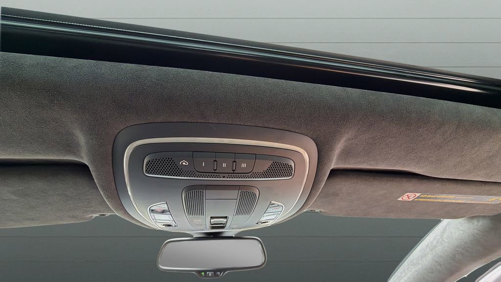 Used 2014 Audi S8 image 33