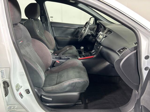 Used 2017 Nissan Sentra NISMO w/ NISMO Premium Package FWD image 28