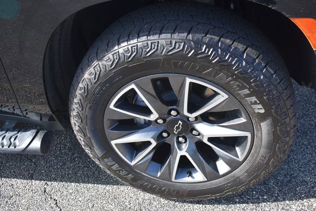 Used 2023 Chevrolet Suburban Z71 w/ Z71 Off-Road Package image 11
