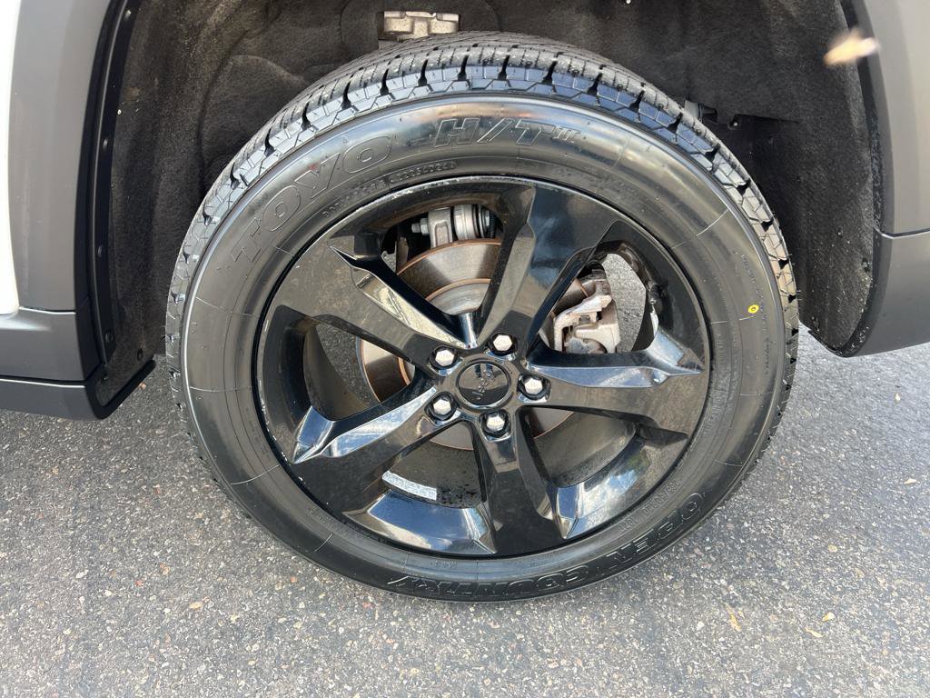 Certified 2023 Jeep Grand Cherokee Altitude image 9