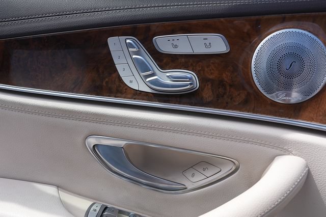 Used 2018 Mercedes-Benz E 300 4MATIC image 40
