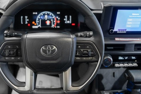 New 2026 Toyota 4Runner SR5 AWD/4WD image 30