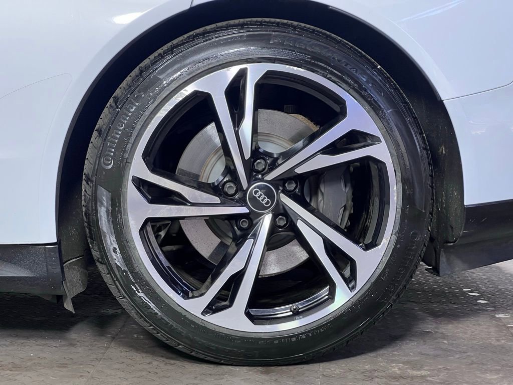 Used 2023 Audi e-tron GT Premium Plus image 13