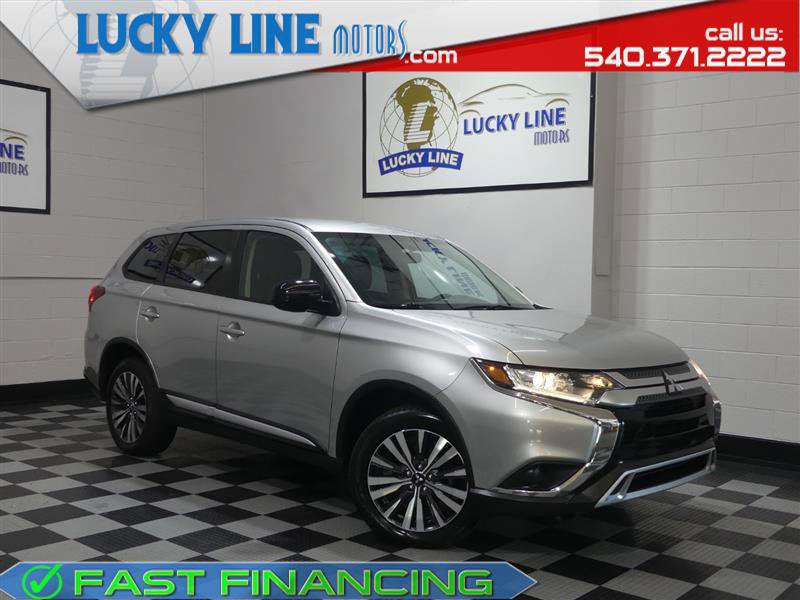 Used 2020 Mitsubishi Outlander SE image 1