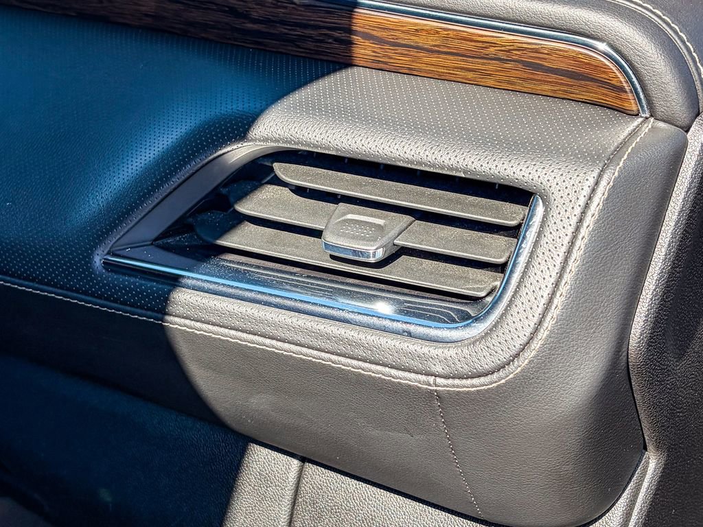 Used 2023 Chevrolet Suburban Premier image 38