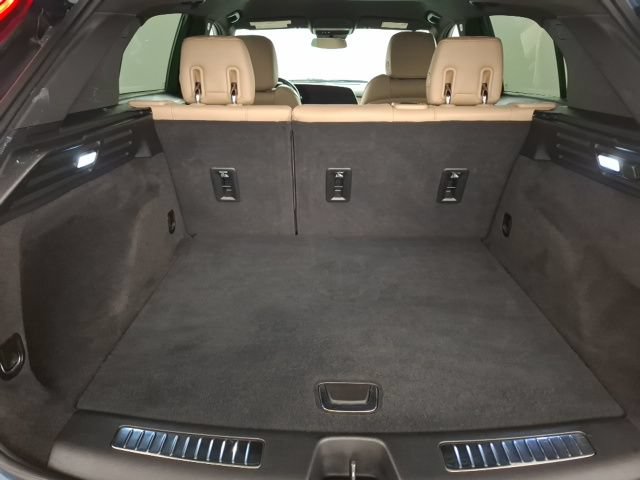 Used 2025 Cadillac XT4 Premium Luxury FWD image 10