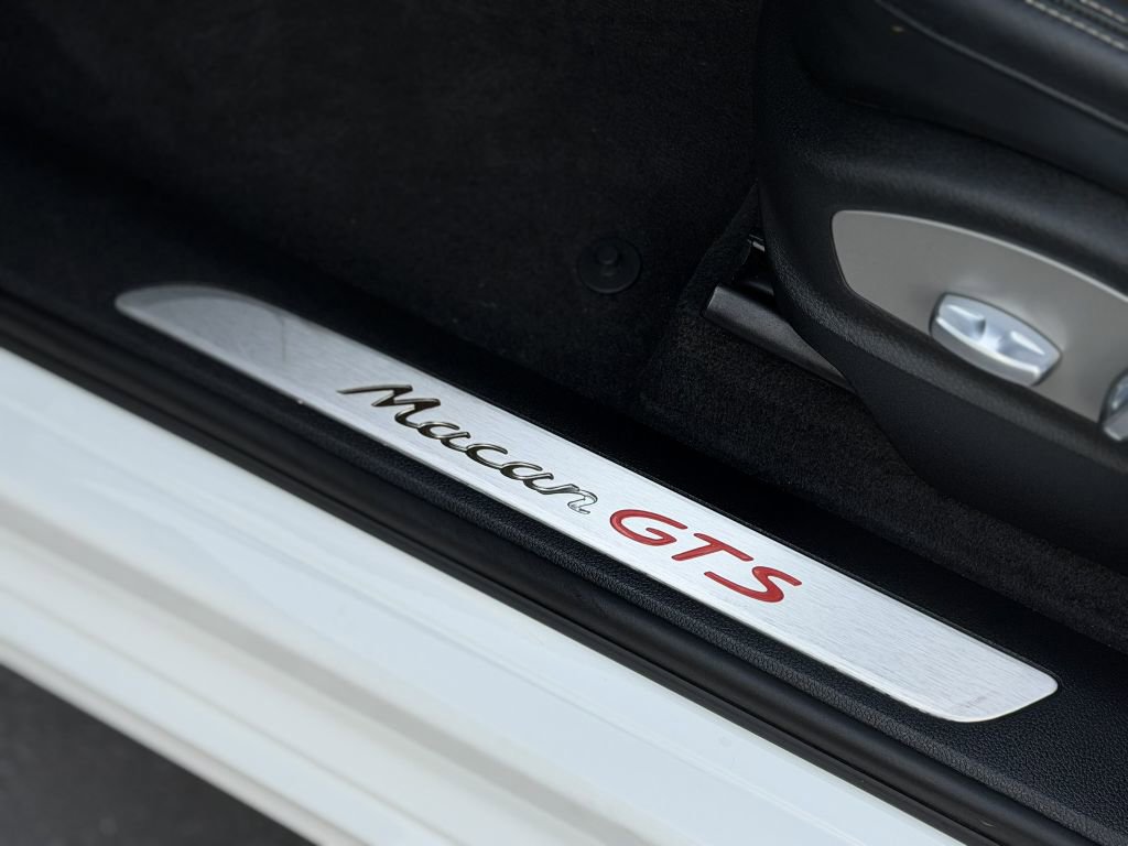 Used 2018 Porsche Macan GTS AWD/4WD image 17