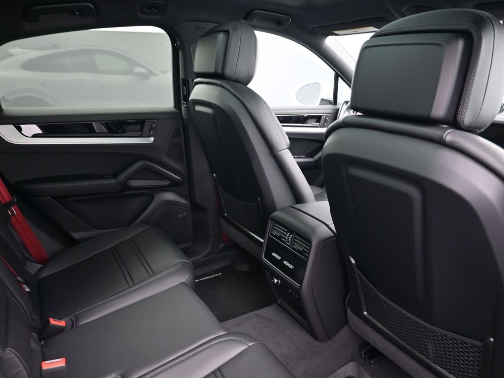 New 2026 Porsche Cayenne Coupe image 7