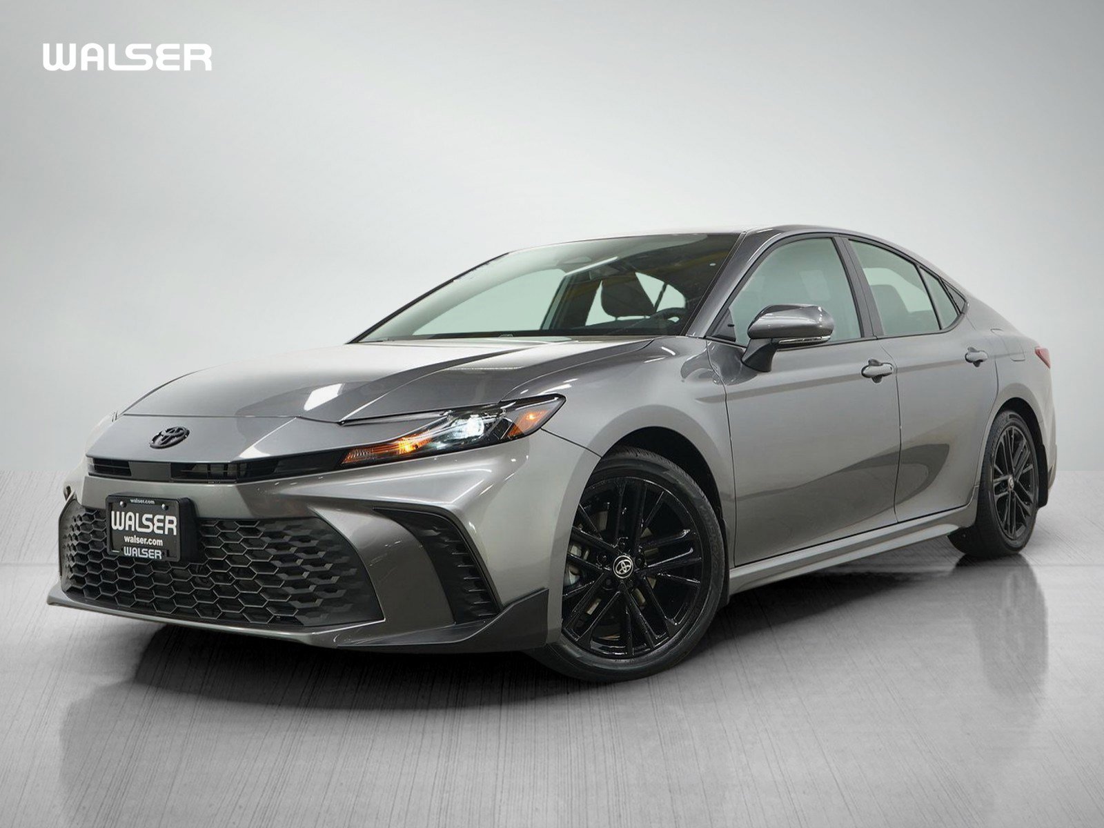 Used 2025 Toyota Camry SE w/ Multimedia Upgrade Package FWD image 1