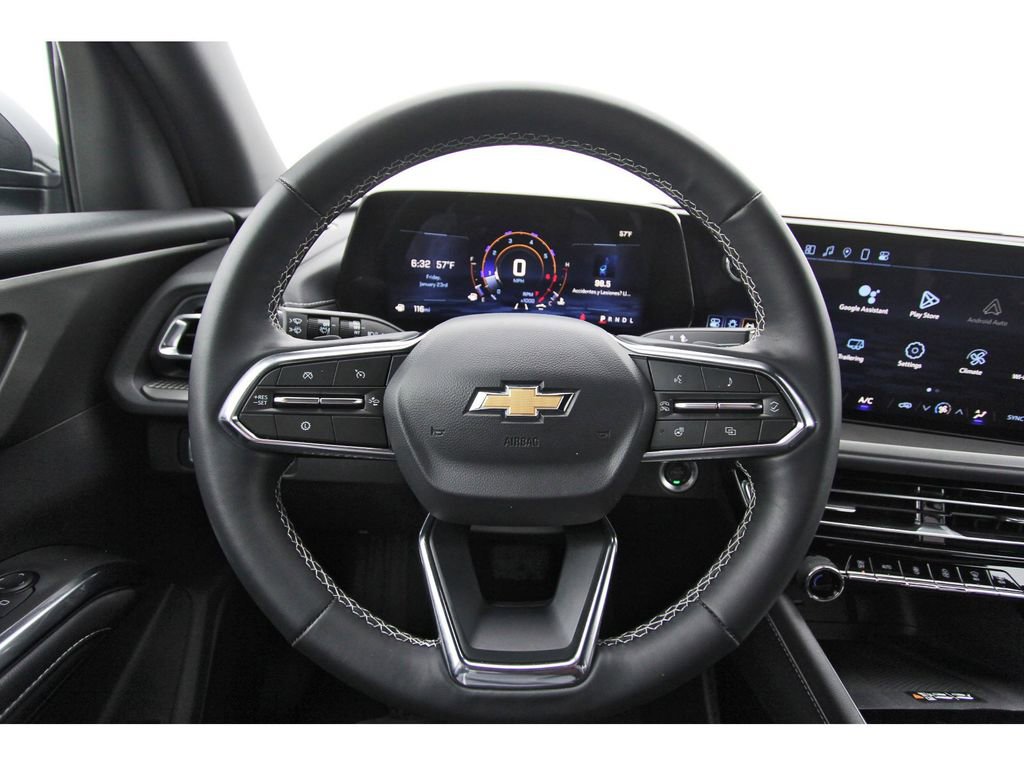 Used 2025 Chevrolet Traverse LT image 15