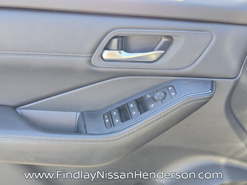 Used 2024 Nissan Rogue SV w/ SV Premium Package FWD image 20