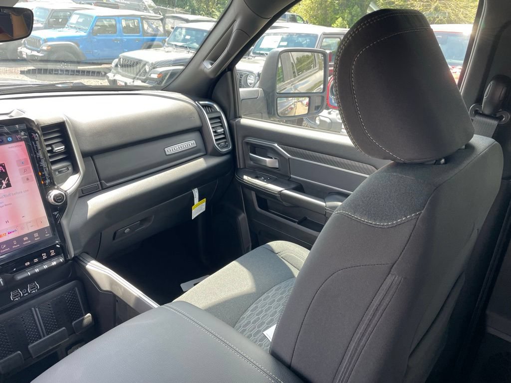 New 2026 RAM 2500 Big Horn AWD/4WD image 17