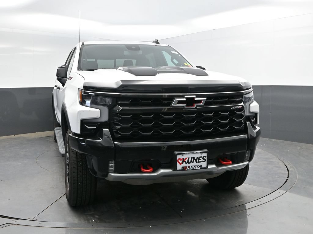 Used 2024 Chevrolet Silverado 1500 ZR2 AWD/4WD image 3