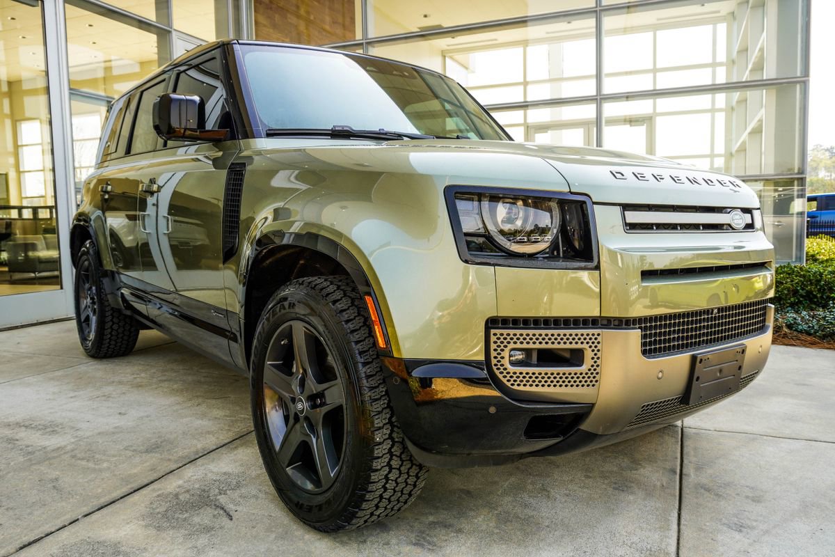 Used 2021 Land Rover Defender 110 X-Dynamic HSE image 4