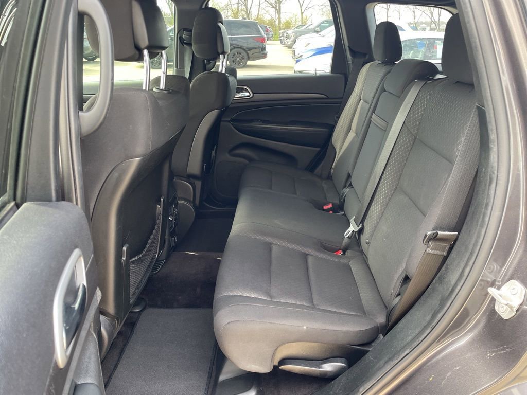 Used 2018 Jeep Grand Cherokee Laredo AWD/4WD image 10