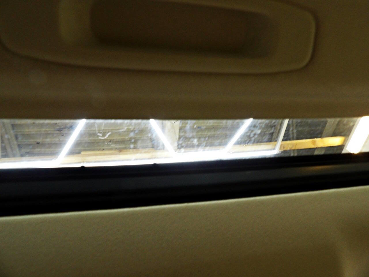 Used 2014 Lexus ES 300h w/ Luxury Package w/Bamboo Trim FWD image 19