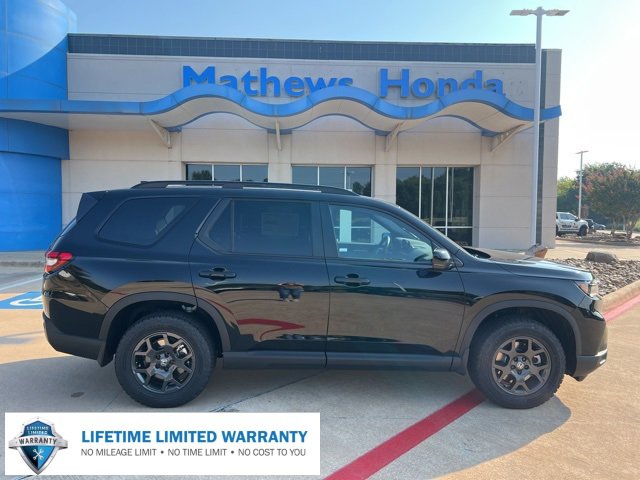 New 2025 Honda Pilot TrailSport