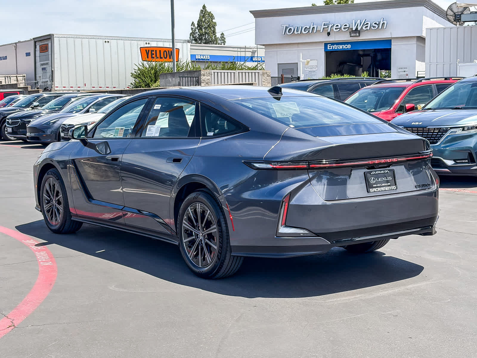 New 2026 Lexus ES 350e FWD video 2
