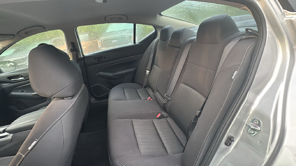 Used 2025 Nissan Altima 2.5 SV FWD image 23