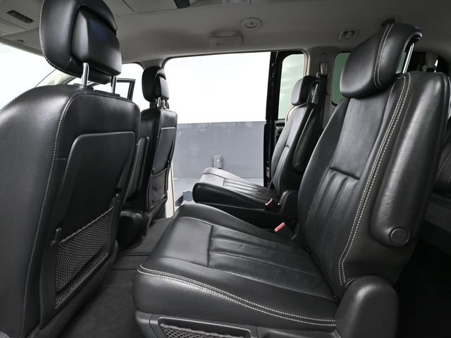 Used 2010 Chrysler Town & Country Touring Plus image 30