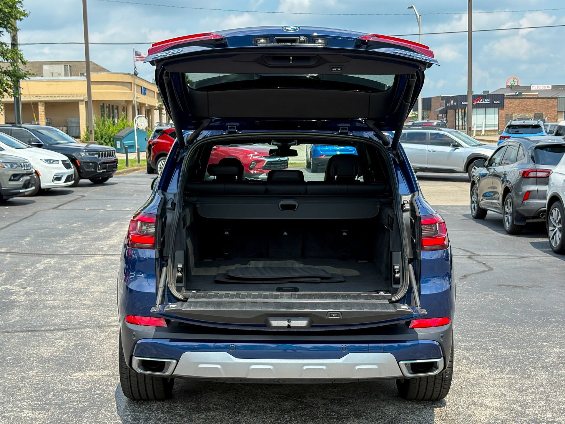 Used 2020 BMW X5 xDrive40i w/ Premium Package AWD/4WD image 35