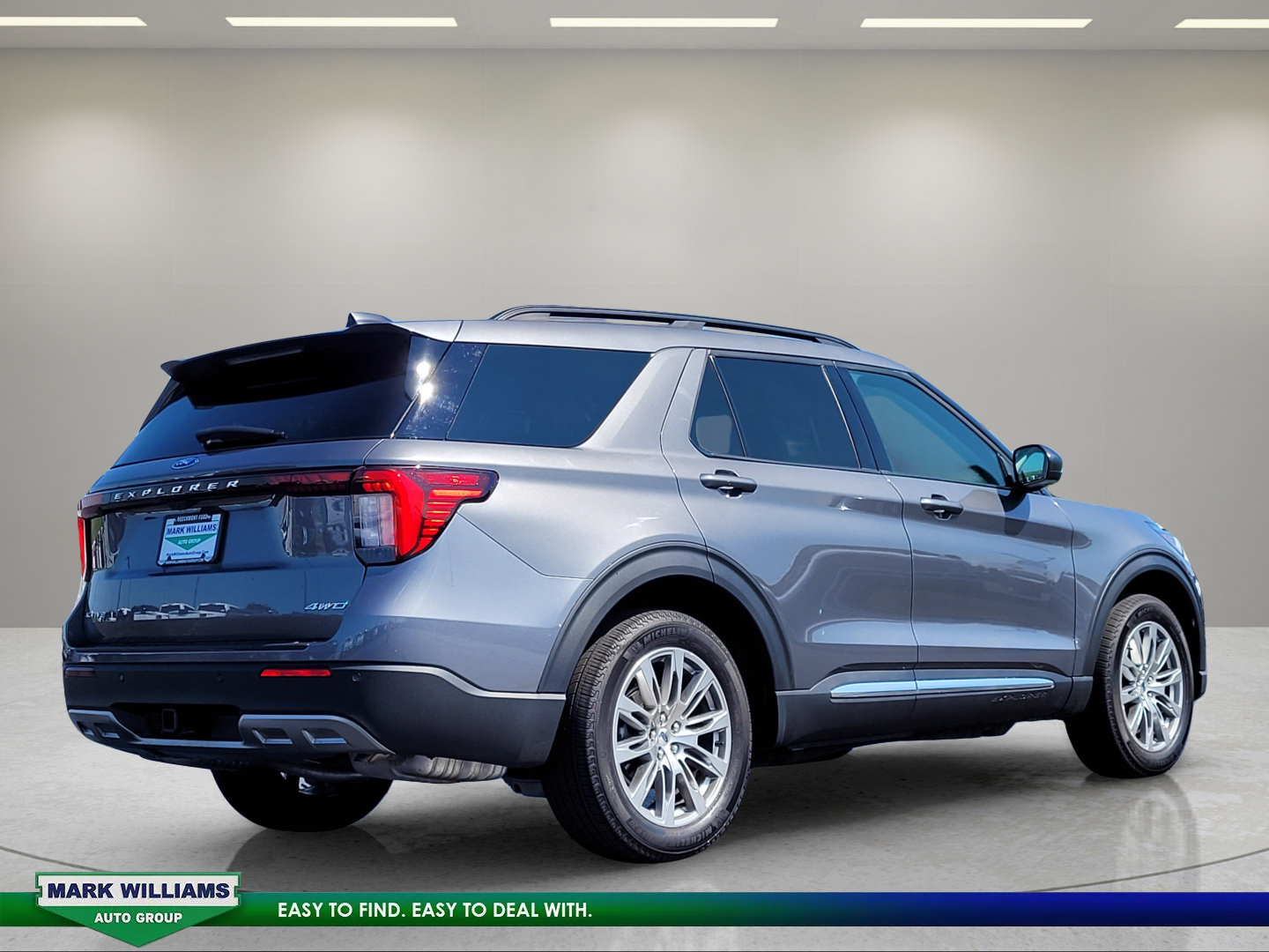 Used 2025 Ford Explorer Active w/ Active Comfort Package AWD/4WD image 4