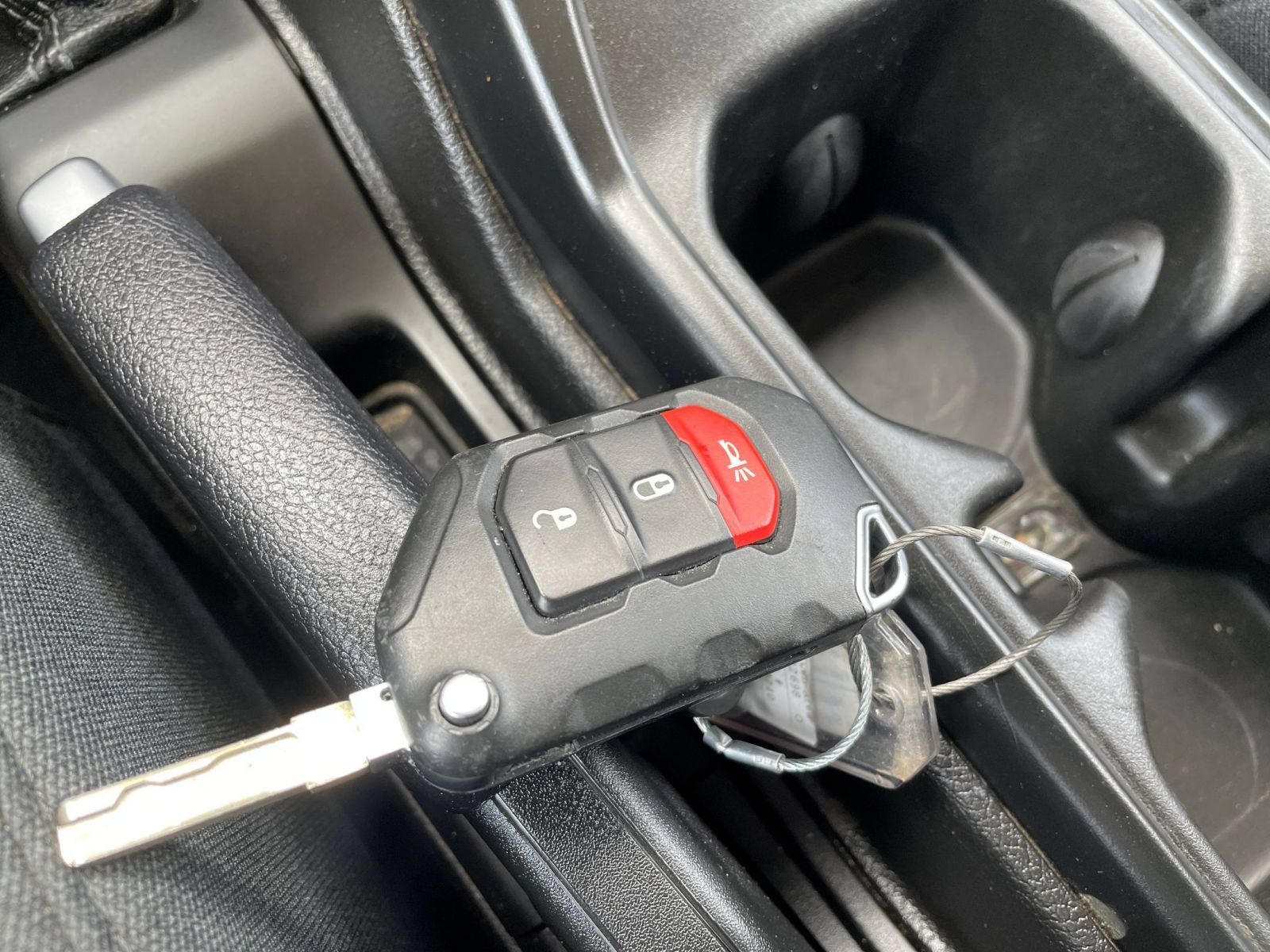 Used 2025 Jeep Wrangler Unlimited Rubicon AWD/4WD image 17