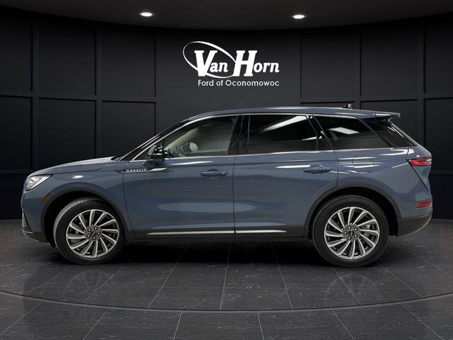 Used 2025 Lincoln Corsair Reserve w/ Towing Package AWD/4WD image 12