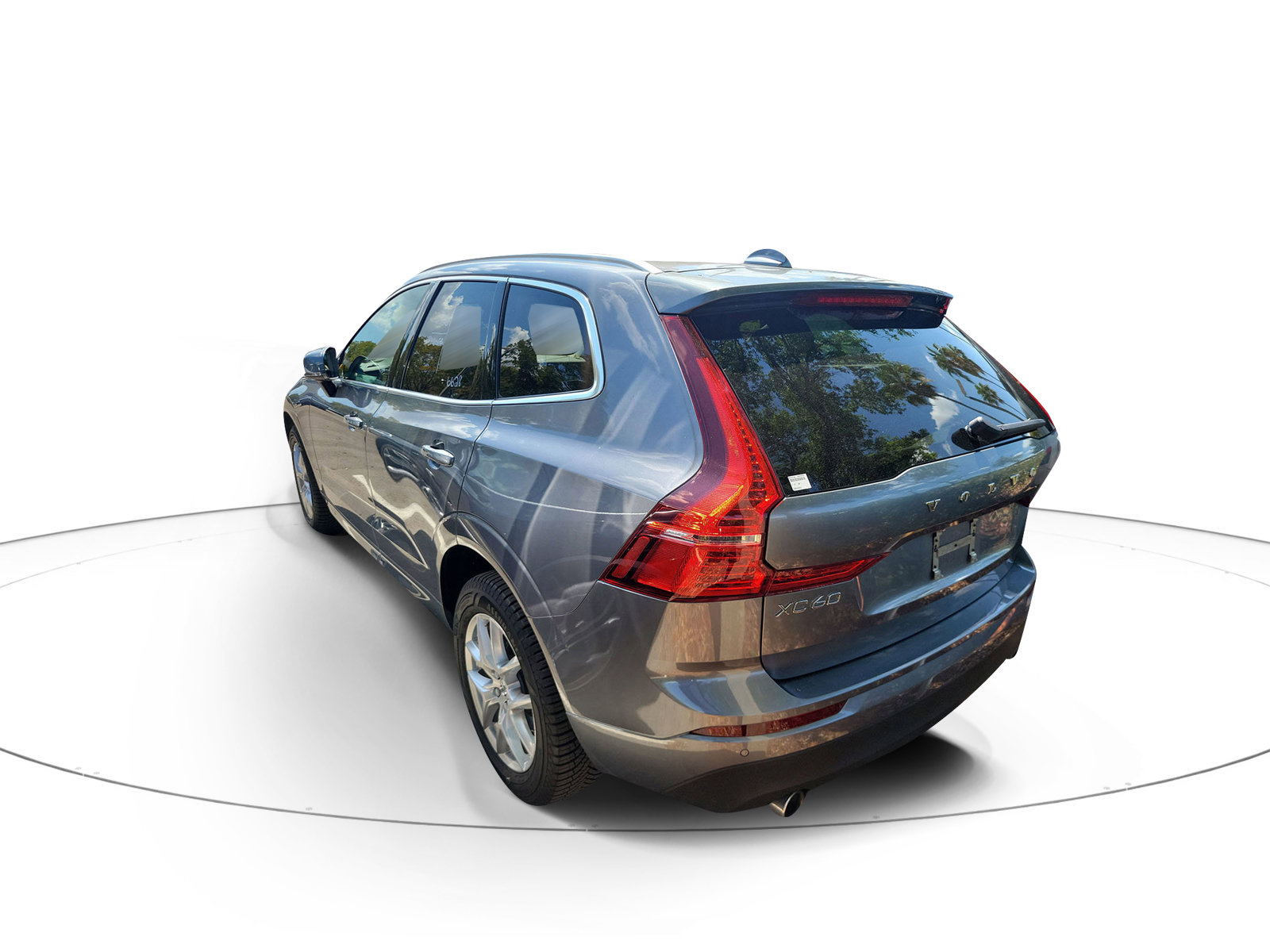 Used 2021 Volvo XC60 T5 Momentum image 3